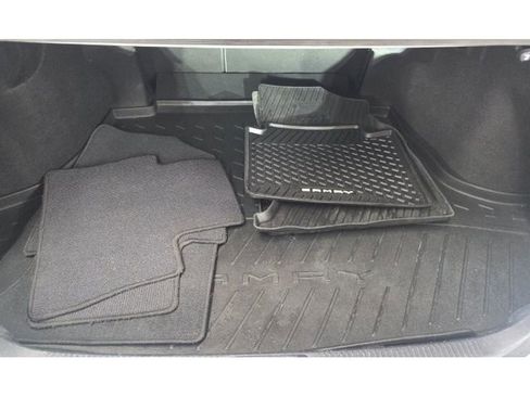 Used 2021 Toyota Camry SE image 10