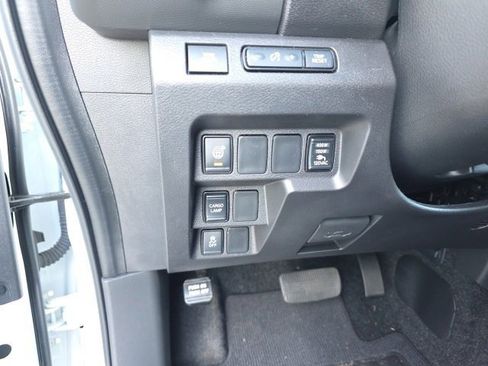 Used 2024 Nissan Frontier SL w/ Technology Package image 13