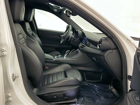 Used 2019 Alfa Romeo Giulia Ti image 24