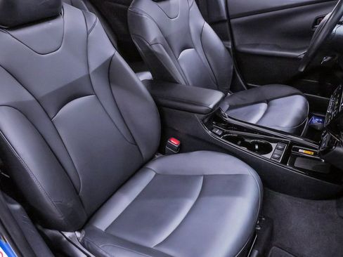 Used 2020 Toyota Prius XLE image 14