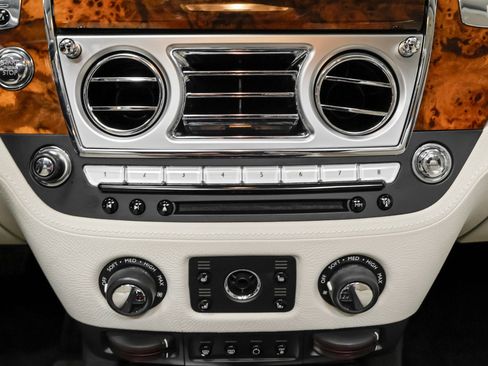 Used 2010 Rolls-Royce Ghost image 46