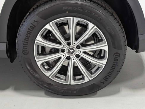 Used 2026 Mercedes-Benz GLC 300 4MATIC image 3