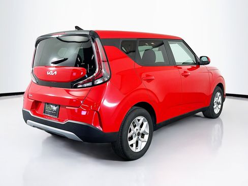 Used 2025 Kia Soul LX w/ LX Technology Package FWD image 9
