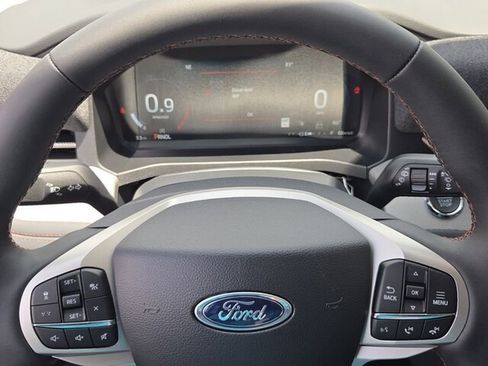 New 2026 Ford Explorer Active RWD image 24