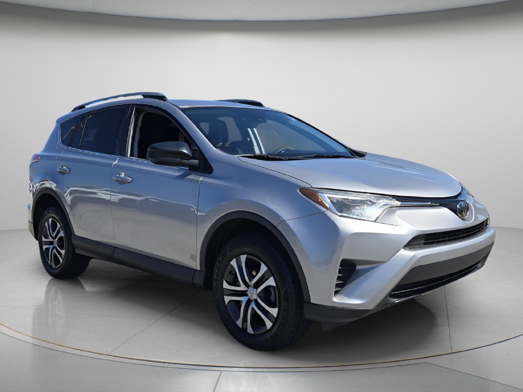 Used 2017 Toyota RAV4 LE FWD image 9