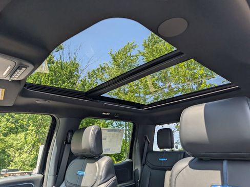 New 2026 Ford F250 Platinum AWD/4WD image 17