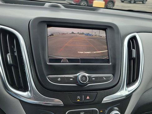 Used 2022 Chevrolet Equinox LT FWD image 16