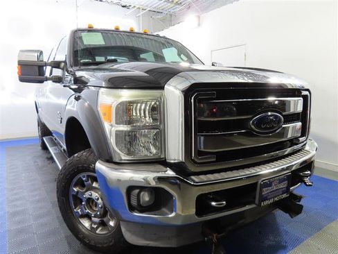Used 2013 Ford F350 Lariat w/ Chrome Pkg image 3