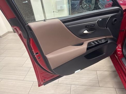 New 2025 Lexus ES 350 Luxury image 17