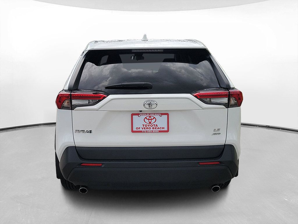 Certified 2024 Toyota RAV4 LE AWD/4WD image 5