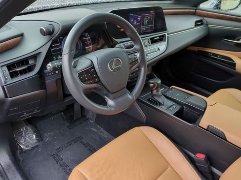 Used 2022 Lexus ES 300h w/ Premium Package image 12