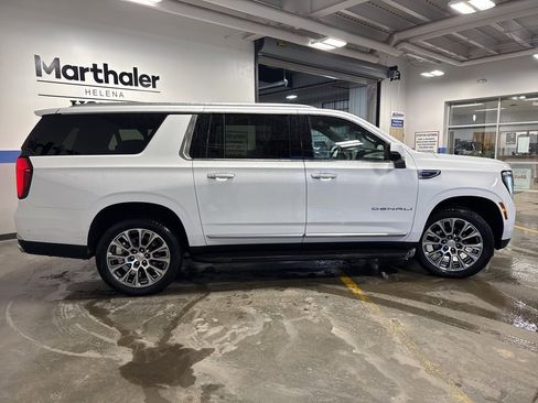 Used 2025 GMC Yukon XL Denali image 4