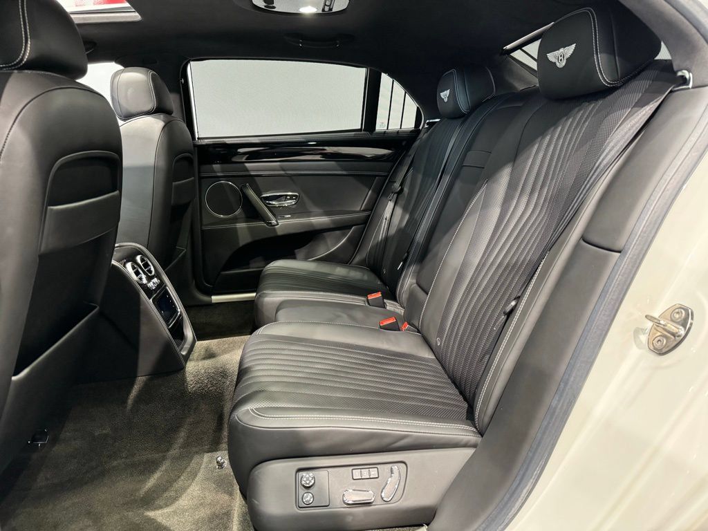 Used 2018 Bentley Flying Spur V8 AWD/4WD image 31