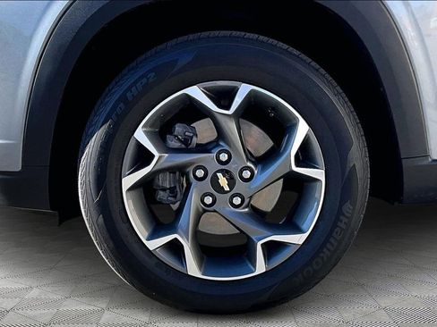 Certified 2024 Chevrolet Trax LT w/ LT Convenience Package image 31