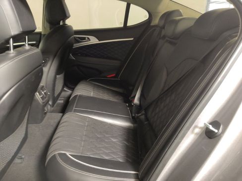 Used 2020 Genesis G70 2.0T w/ Prestige Package RWD image 18