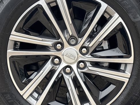 Used 2024 Cadillac Lyriq Luxury w/ Nappa Leather Package image 17