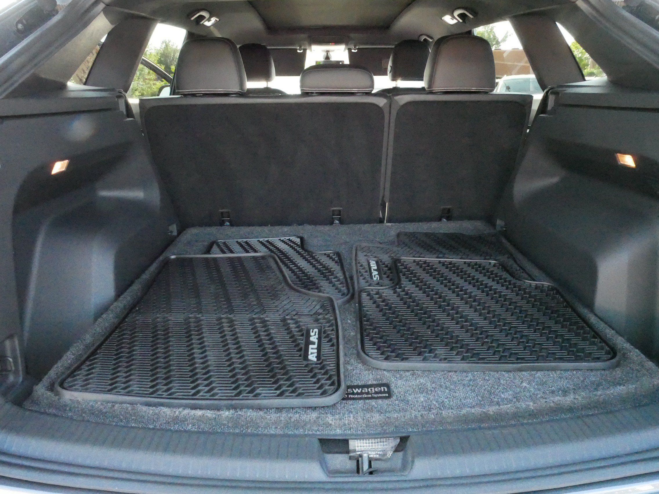 Certified 2023 Volkswagen Atlas Cross Sport SE w/ Panoramic Sunroof Package AWD/4WD image 19