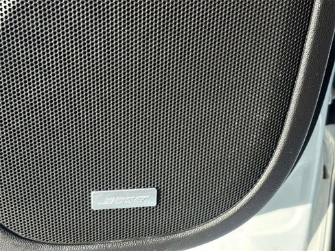 Used 2019 GMC Acadia Denali image 18