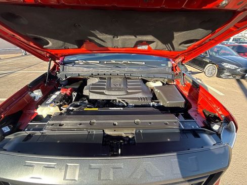 Used 2021 Nissan Titan PRO-4X w/ Pro-4x Convenience Package image 10