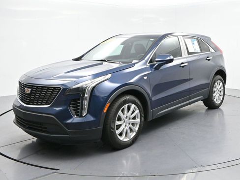 Used 2021 Cadillac XT4 Luxury w/ Cold Weather Package AWD/4WD image 3