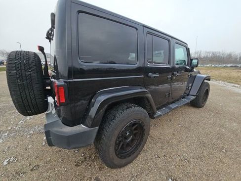Used 2012 Jeep Wrangler Unlimited Sahara w/ Connectivity Group image 3