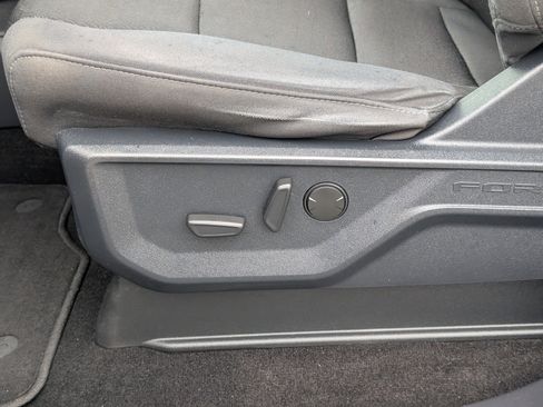 Certified 2022 Ford F150 XLT w/ Equipment Group 302A High image 18