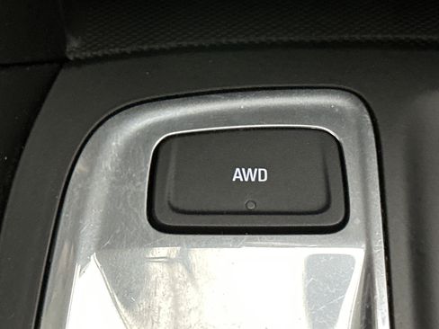 Used 2018 Chevrolet Equinox LT AWD/4WD image 36