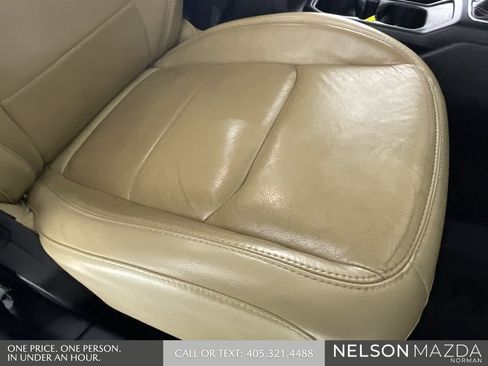 Used 2019 Jeep Wrangler Unlimited Sahara image 25