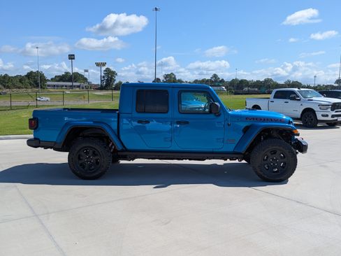 Used 2023 Jeep Gladiator Mojave w/ Trailer Tow Package AWD/4WD image 7