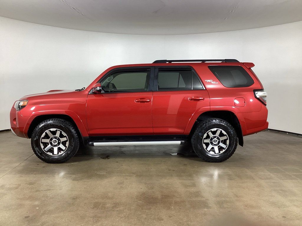 Used 2021 Toyota 4Runner TRD Off-Road Premium w/ Moonroof Package AWD/4WD image 8