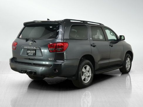 Used 2016 Toyota Sequoia SR5 image 5