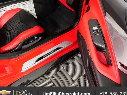 Used 2024 Chevrolet Corvette Stingray Premium Conv w/ Z51 Performance Package RWD image 41