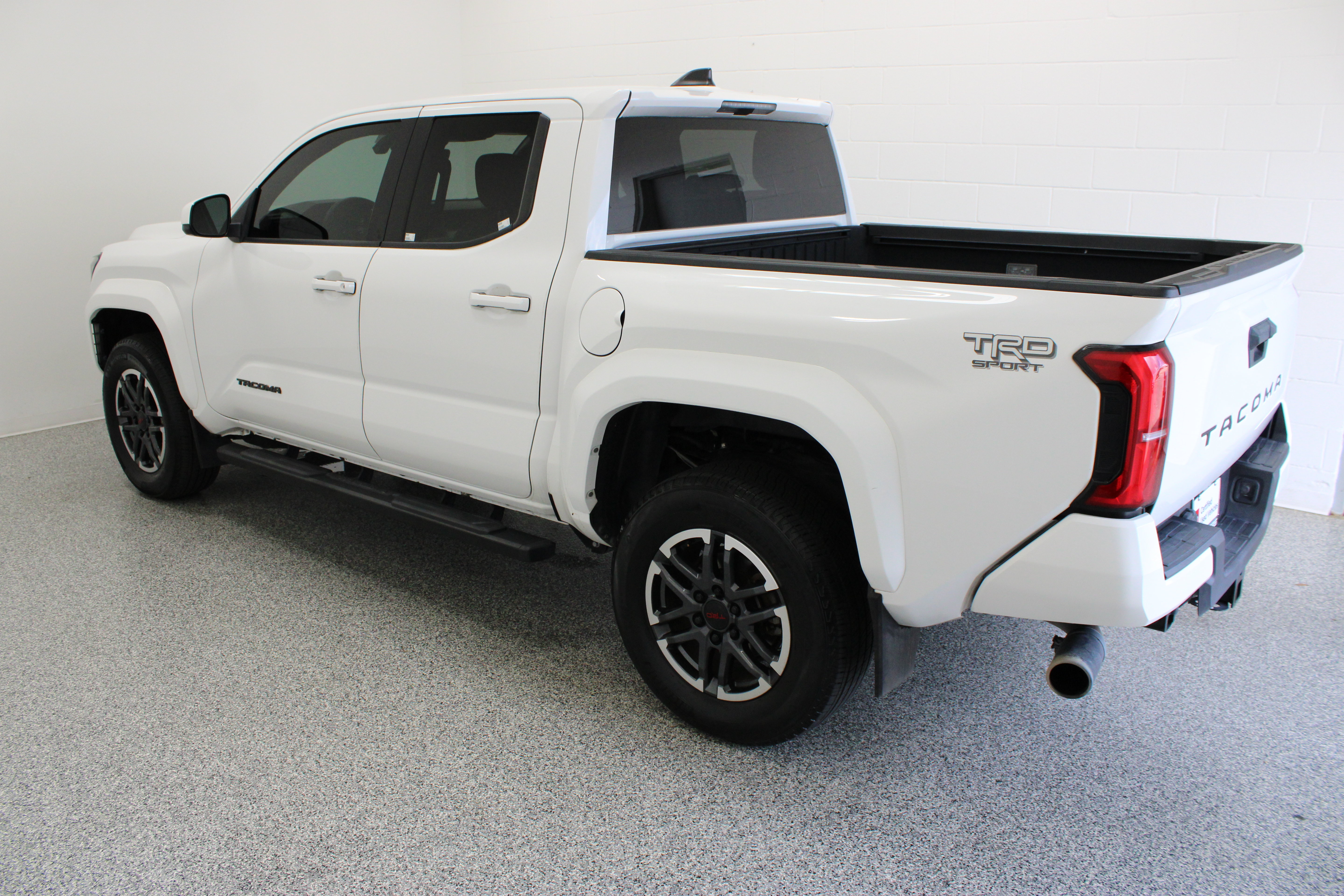 Used 2024 Toyota Tacoma TRD Sport RWD image 9