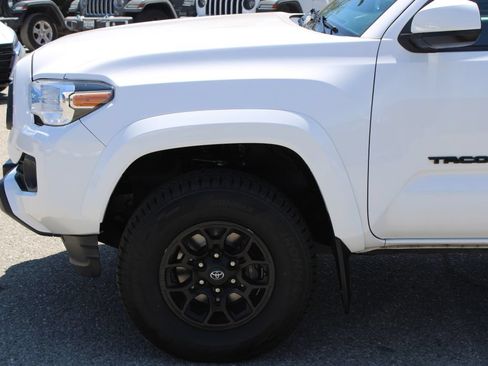 Used 2022 Toyota Tacoma SR5 RWD image 7