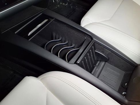 Used 2019 Tesla Model X 75D image 5