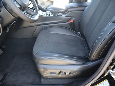 New 2026 Jeep Grand Cherokee Altitude AWD/4WD image 12