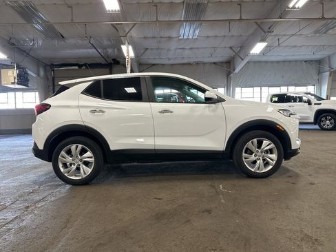 Used 2025 Buick Encore GX Preferred image 2