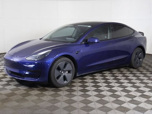 Used 2021 Tesla Model 3 Standard Range Plus RWD image 12