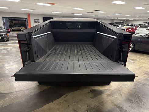 Used 2025 Tesla Cybertruck Cyberbeast AWD/4WD image 19