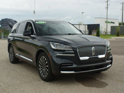 Used 2023 Lincoln Aviator Reserve w/ Equipment Group 201A AWD/4WD image 2