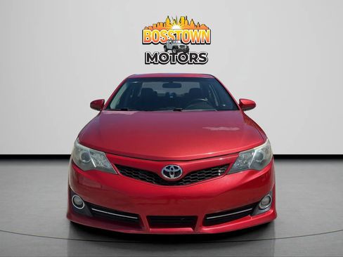 Used 2012 Toyota Camry SE FWD image 12