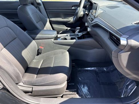 Used 2024 Nissan Altima 2.5 SV image 25