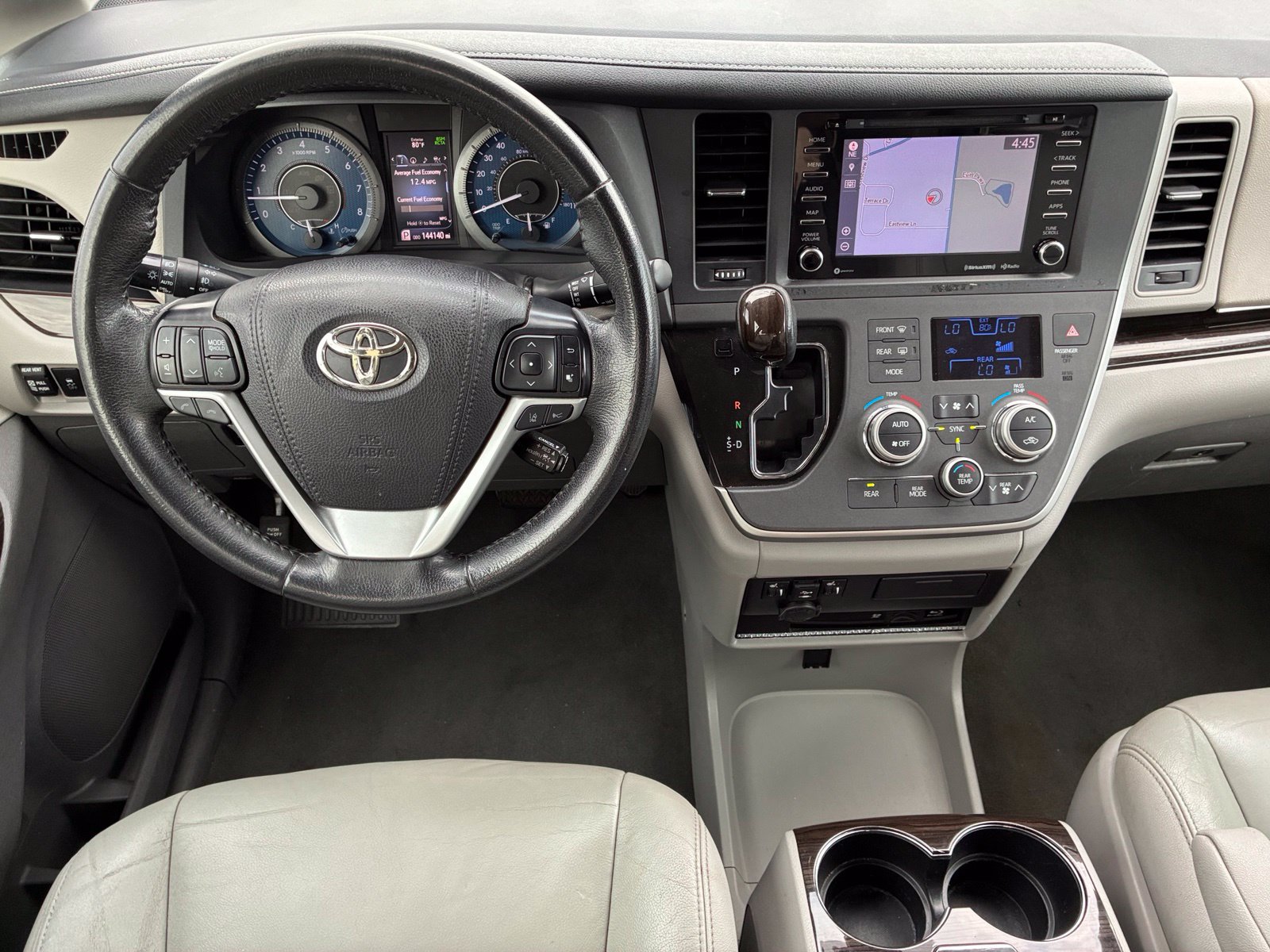 Used 2020 Toyota Sienna XLE Premium FWD image 19