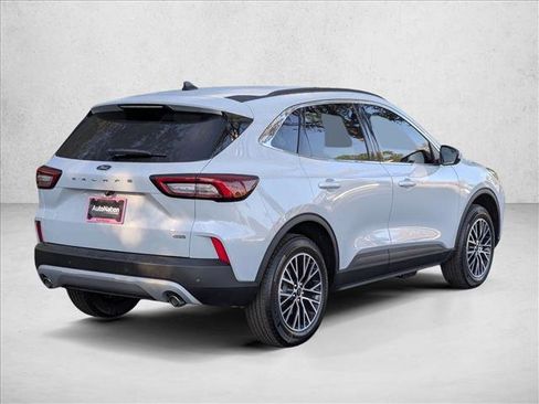 New 2026 Ford Escape SE image 2