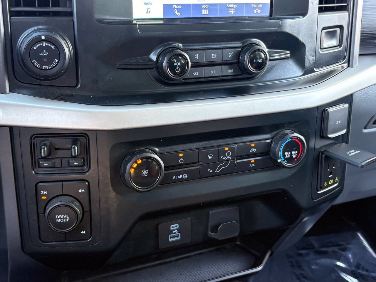 Used 2022 Ford F150 XLT w/ Trailer Tow Package AWD/4WD image 24