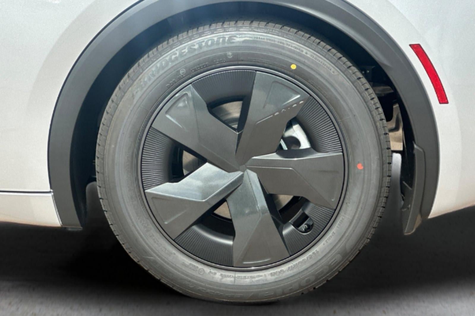 New 2027 Toyota Prius Plug-In Hybrid FWD image 31