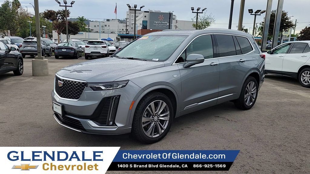 Used 2024 Cadillac XT6 Premium Luxury FWD image 4