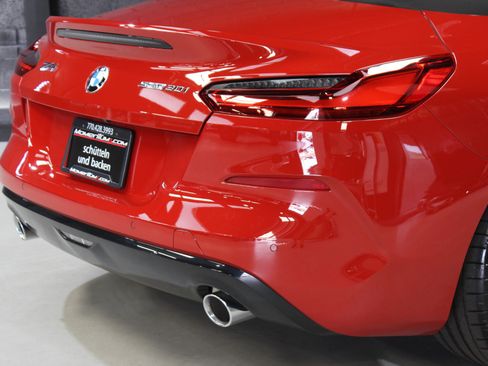 Used 2022 BMW Z4 sDrive30i w/ Driving Assistance Package image 15