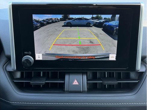 Used 2024 Toyota RAV4 XLE FWD image 15