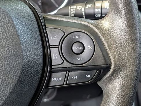 Used 2024 Toyota RAV4 XLE FWD image 20